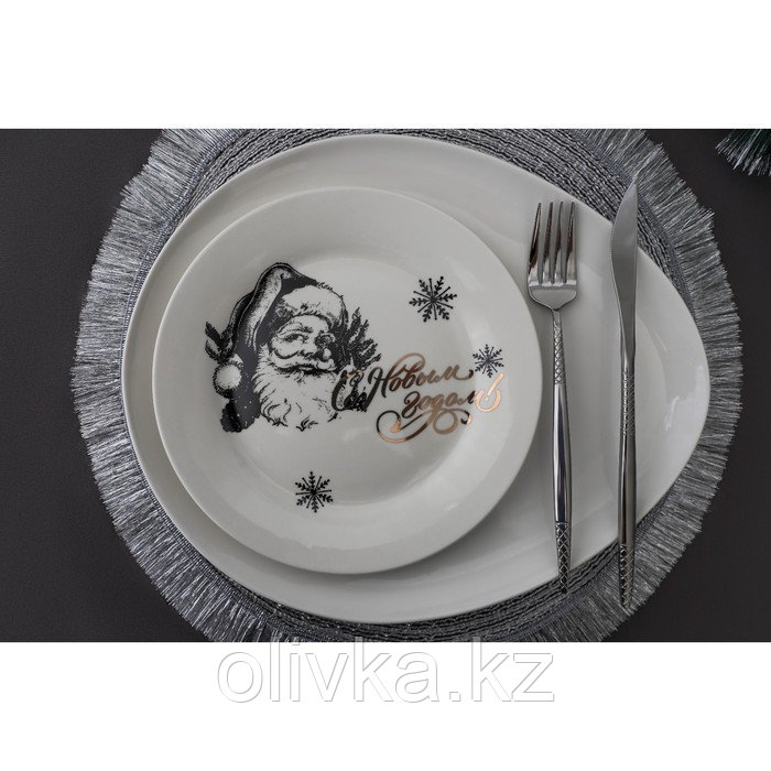 Тарелка фарфоровая Доляна «Дед Мороз и олени», d=25,5 см, цвет белый - фото 7 - id-p112992831