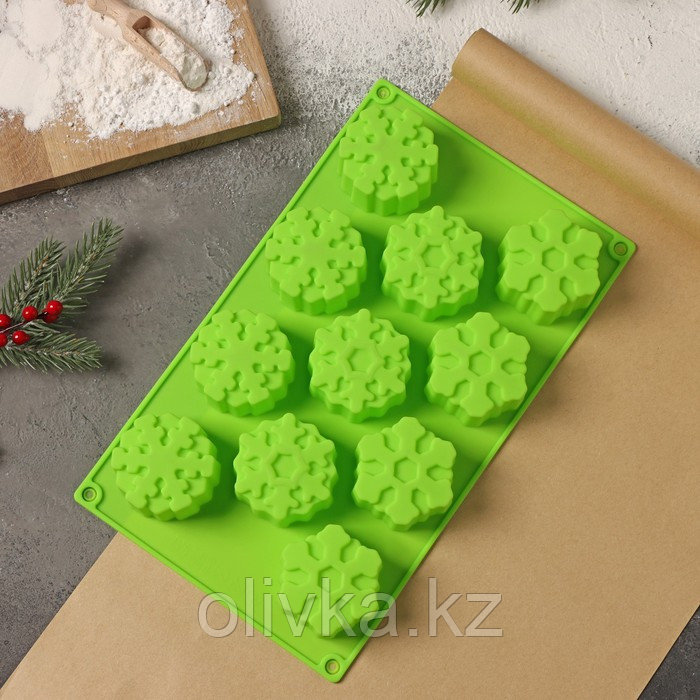 Форма силиконовая для выпечки Доляна «Снежинка», 30×17,5 см, 11 ячеек, цвет салатовый - фото 2 - id-p112976375
