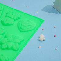 Шоколадқа арналған силиконды қалып 3D "Шырша әшекейлері" үлесімен, 30×30 см, 12 ұяшық, түсі к к