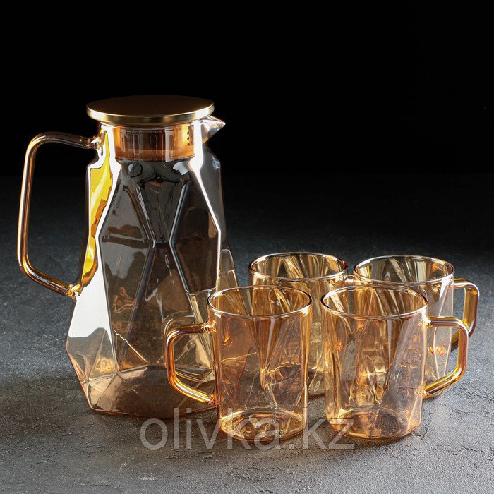 Набор для напитков из стекла Magistro «Голден. Льдинка», 5 предметов: кувшин 1,5 л, 4 кружки 350 мл, цвет - фото 3 - id-p113269066