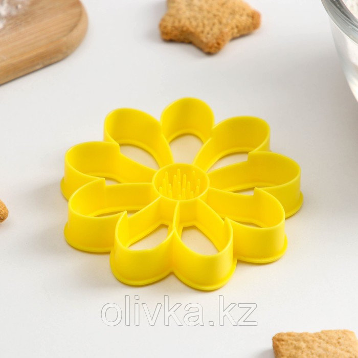 Форма для печенья «Цветочек», вырубка, штамп, 9×1,5 см, цвет жёлтый - фото 2 - id-p113262457