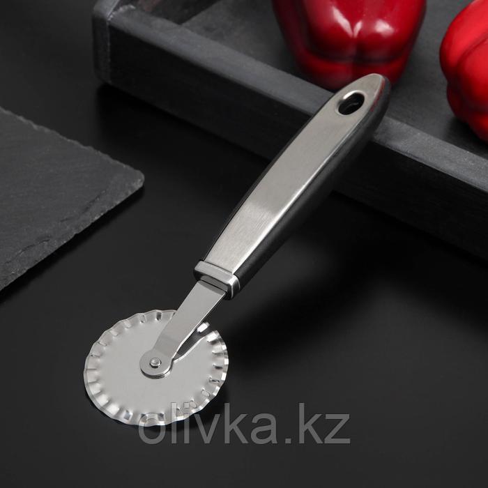 Нож для пиццы и теста Доляна Blade, 20 см, ручка soft-touch, цвет чёрный - фото 1 - id-p113245702