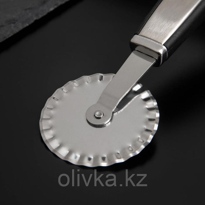 Нож для пиццы и теста Доляна Blade, 20 см, ручка soft-touch, цвет чёрный - фото 2 - id-p113245702