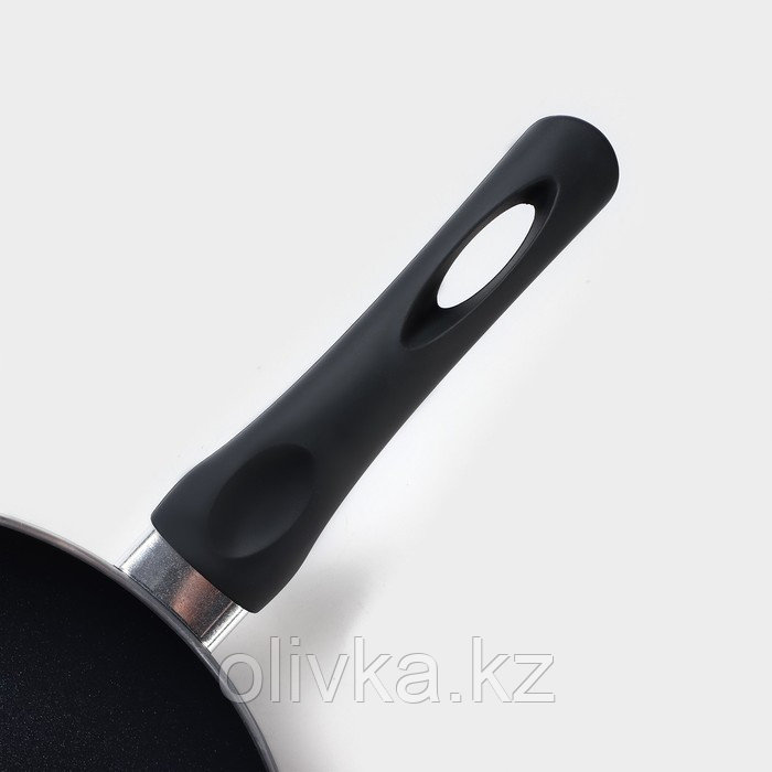 Сковорода Доляна Basic, d=22 см, пластиковая ручка, антипригарное покрытие, индукция, цвет чёрный - фото 3 - id-p113265319