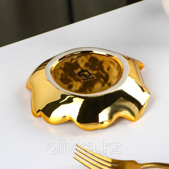 Блюдо керамическое сервировочное Доляна «Золотой лист», 13,5×13 см, цвет золотой - фото 3 - id-p113254191