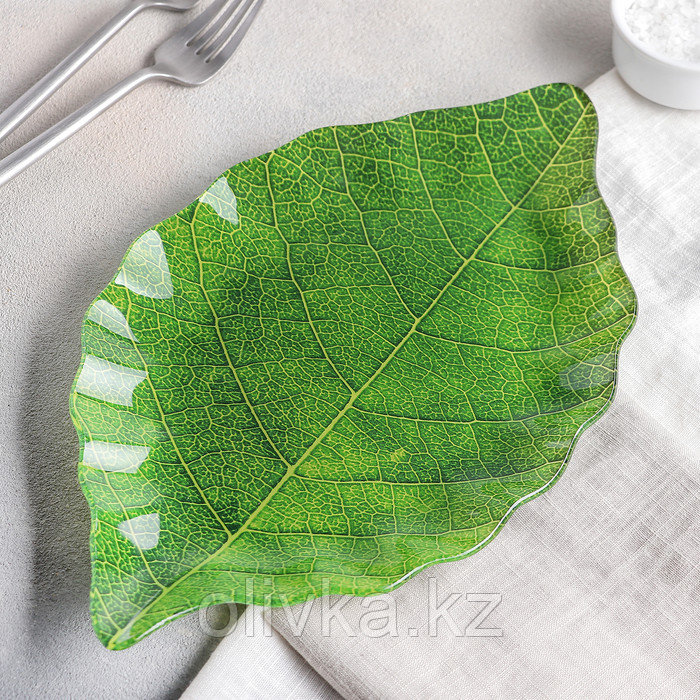 Блюдо стеклянное сервировочное Доляна «Лист», 31×19 см, цвет зелёный - фото 2 - id-p113252497