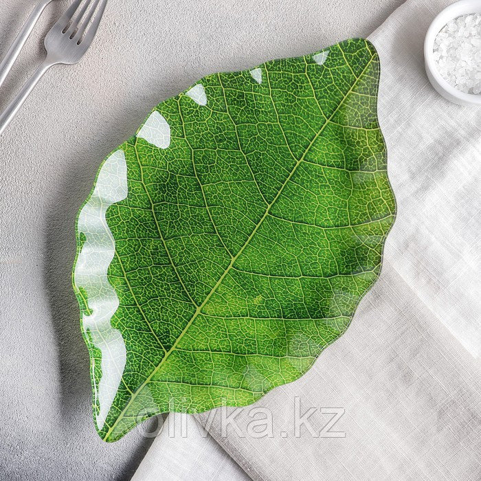 Блюдо стеклянное сервировочное Доляна «Лист», 31×19 см, цвет зелёный - фото 3 - id-p113252497