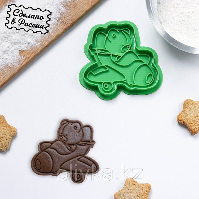 Форма для печенья «Мишка в самолёте», штамп, вырубка, цвет зелёный - фото 1 - id-p113268799