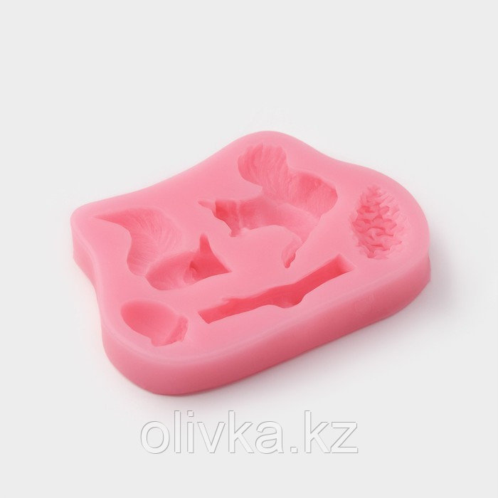 Силиконовый молд Доляна «Белочка и орешки», 10×7×1,5 см, цвет розовый - фото 1 - id-p113262986