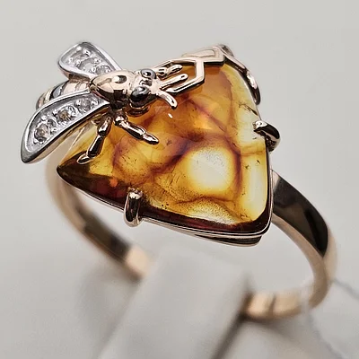 Золотое кольцо Янтарь к/з 2,62г. 585 проба, 18,5 размер