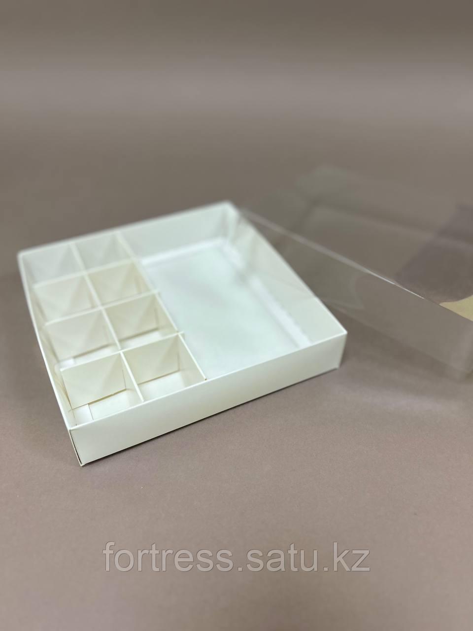 Коробка 18*18*3,5см с прозрачной крышкой, дно белая + разделители под шоколадку и конфеты - фото 1 - id-p113360168