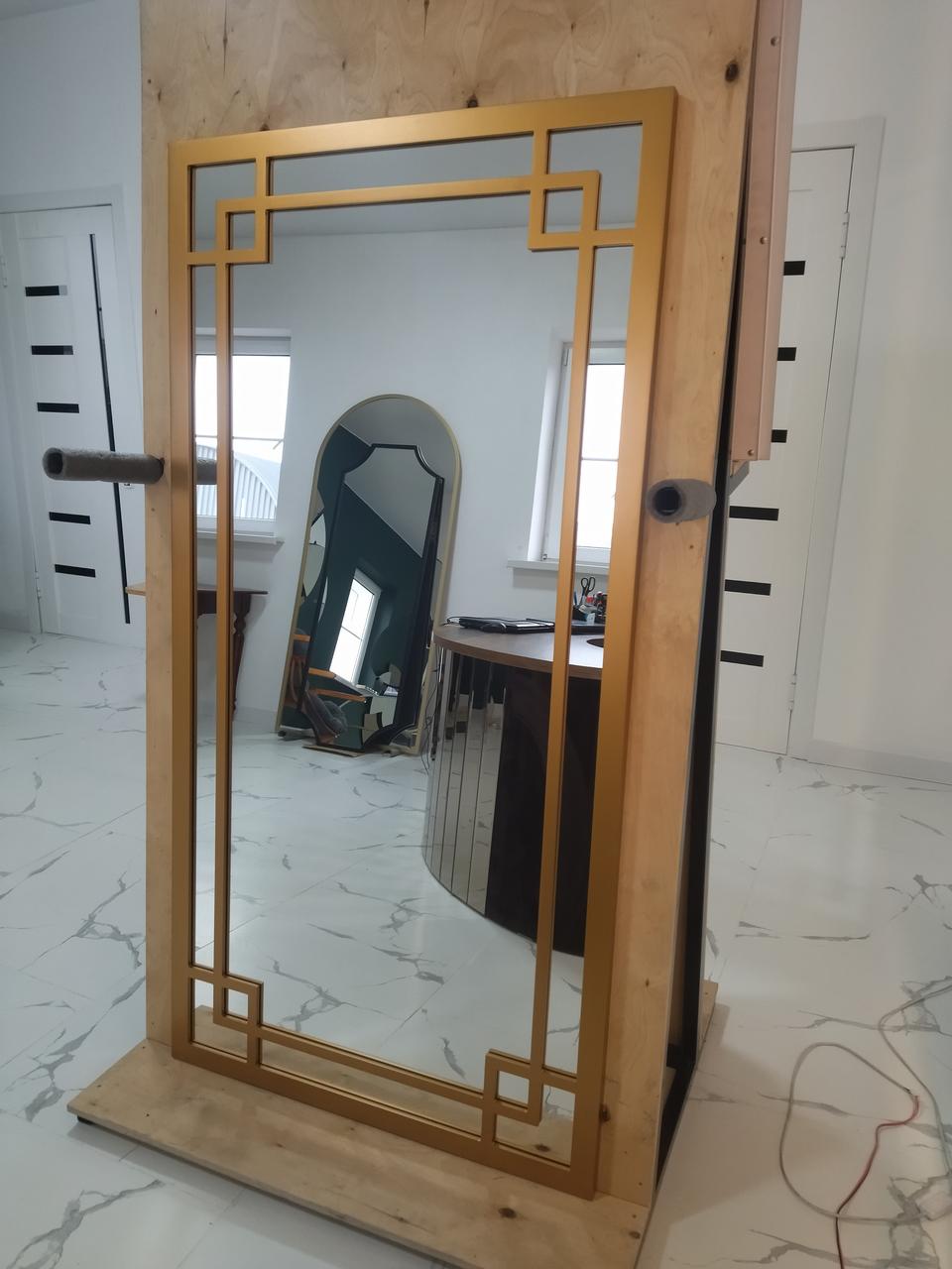 Cubomirror, Дизайнерское зеркало в МДФ раме с геометрическими вставками, 1600 х 800 мм