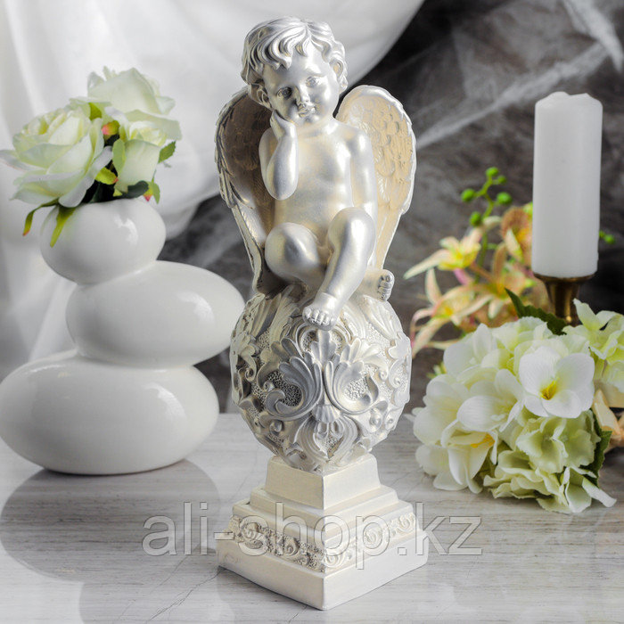 Статуэтка "Ангел на шаре", перламутровая, 36 см