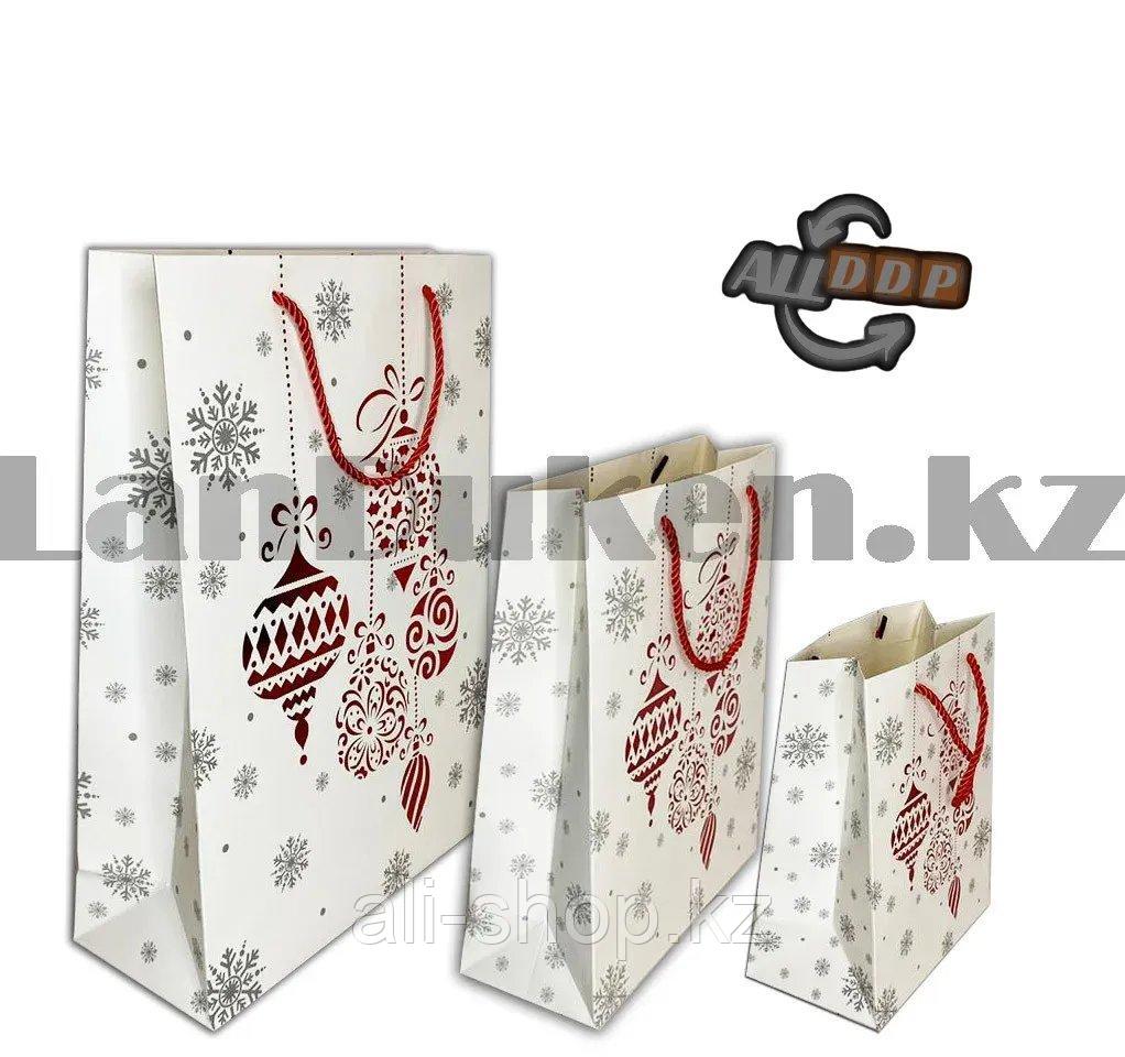 Пакет подарочный L(30х41) в новогодней тематике белый цвет с игрушками - фото 5 - id-p113496922