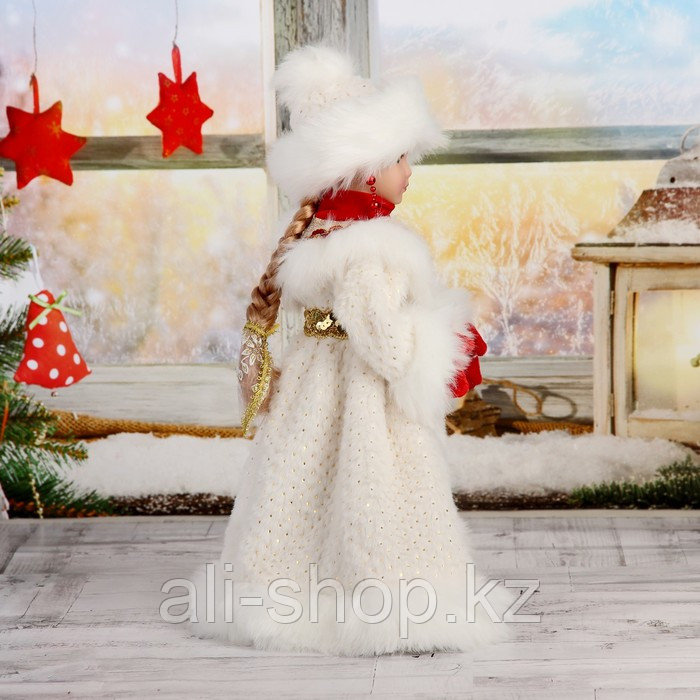 Снегурочка "Шик" в бело-красной шубке и в варежках, двигается, 40 см - фото 4 - id-p113501363