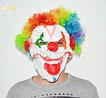 Латексная маска на хэллоуин ужасный клоун с радужными волосами 01