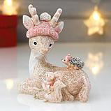 Сувенир полистоун "Маленький оленёнок с белочкой и ёжиком" блеск розовый 10,5х10,3х6,3 см, фото 4