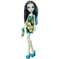 Monster High DPC42 Кукла Пижамная вечеринка Фрэнки Штейн