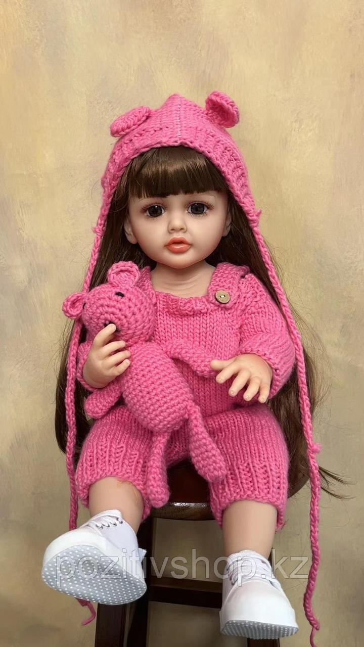 Кукла Реборн разговаривает в розовом с игрушкой