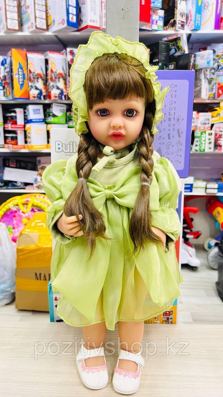 Кукла интерактивная Реборн в зеленом платье с бантом - фото 6 - id-p112660356