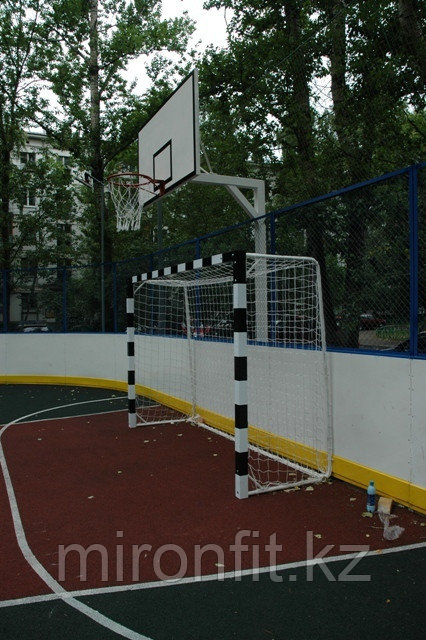 Стойка баскетбольная Г-обр уличная стационарная бетонируемая вынос 1.2 м (щит 1800х1050мм фанера 18 мм). - фото 1 - id-p113640789