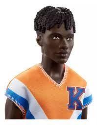 Barbie BRB.ИГРА С МОДОЙ КЕН В ЯРКОЙ ФУТБОЛКЕ И С КУДРЯВЫМИ ВОЛОСАМИ