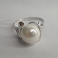 Серебряное кольцо с жемчугом имитированным и фианитом Красная Пресня 23612018Д покрыто родием