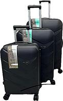 Чемодан на колесах, черный