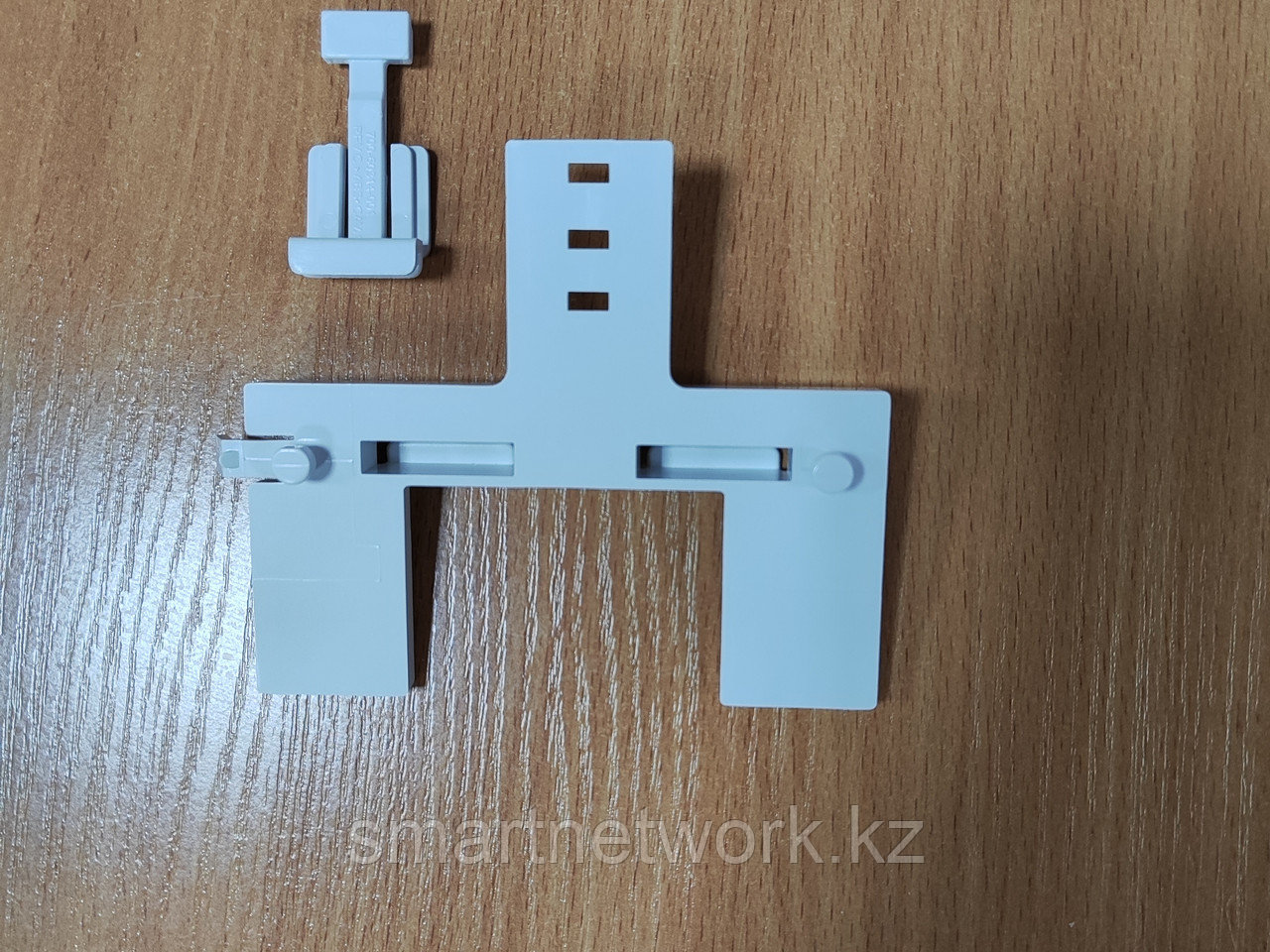 Комплект для крепления к T-образному профилю потолка для крепления к потолкам с рамой на общем уровне, фото 1