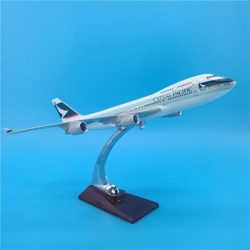 Модель самолета Cathay Pacific Boeing 747, масштаб 1/220, 32*30 см