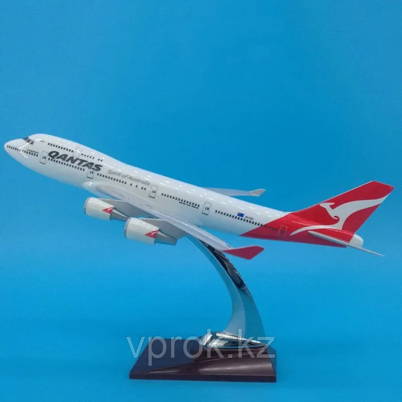 Модель самолета QANTAS Boeing 747, масштаб 1/220, 32*30 см