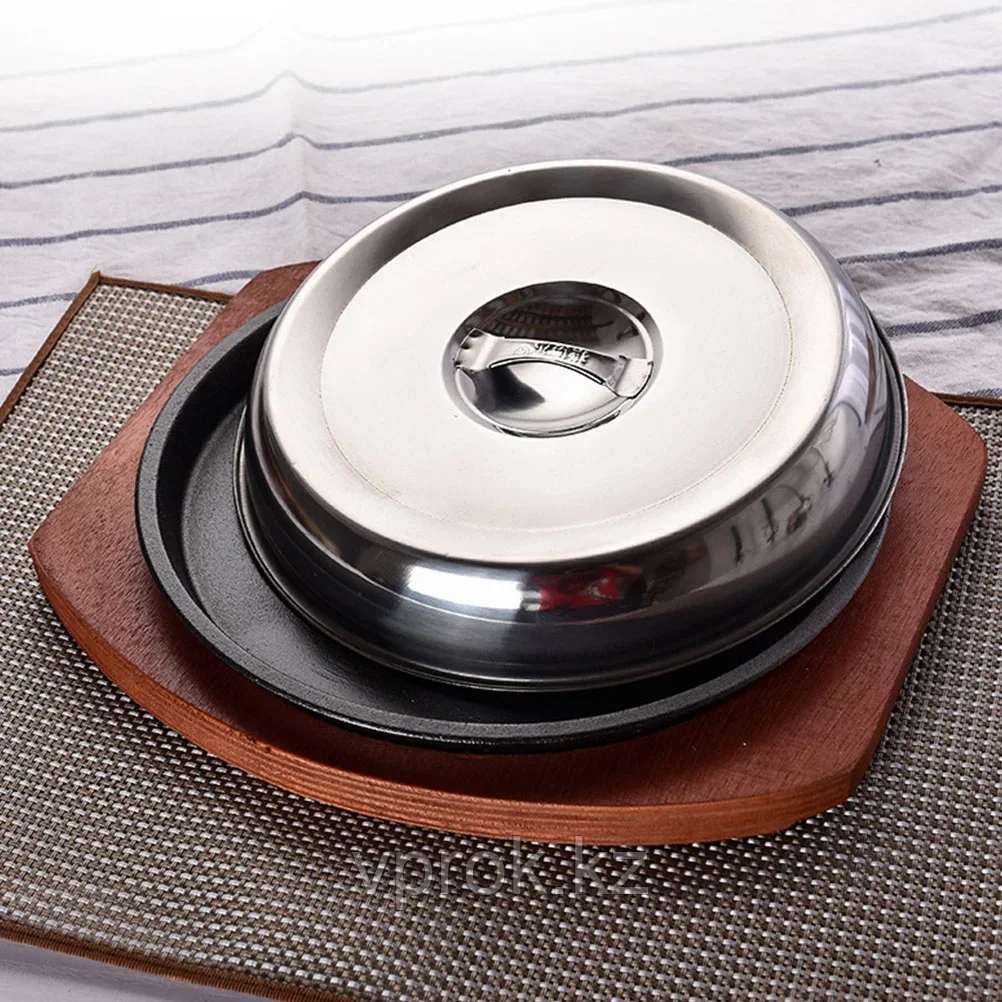 Сковорода жаровня чугунная круглая на деревянной подставке для подачи с крышкой, 200 мм - фото 1 - id-p44805748