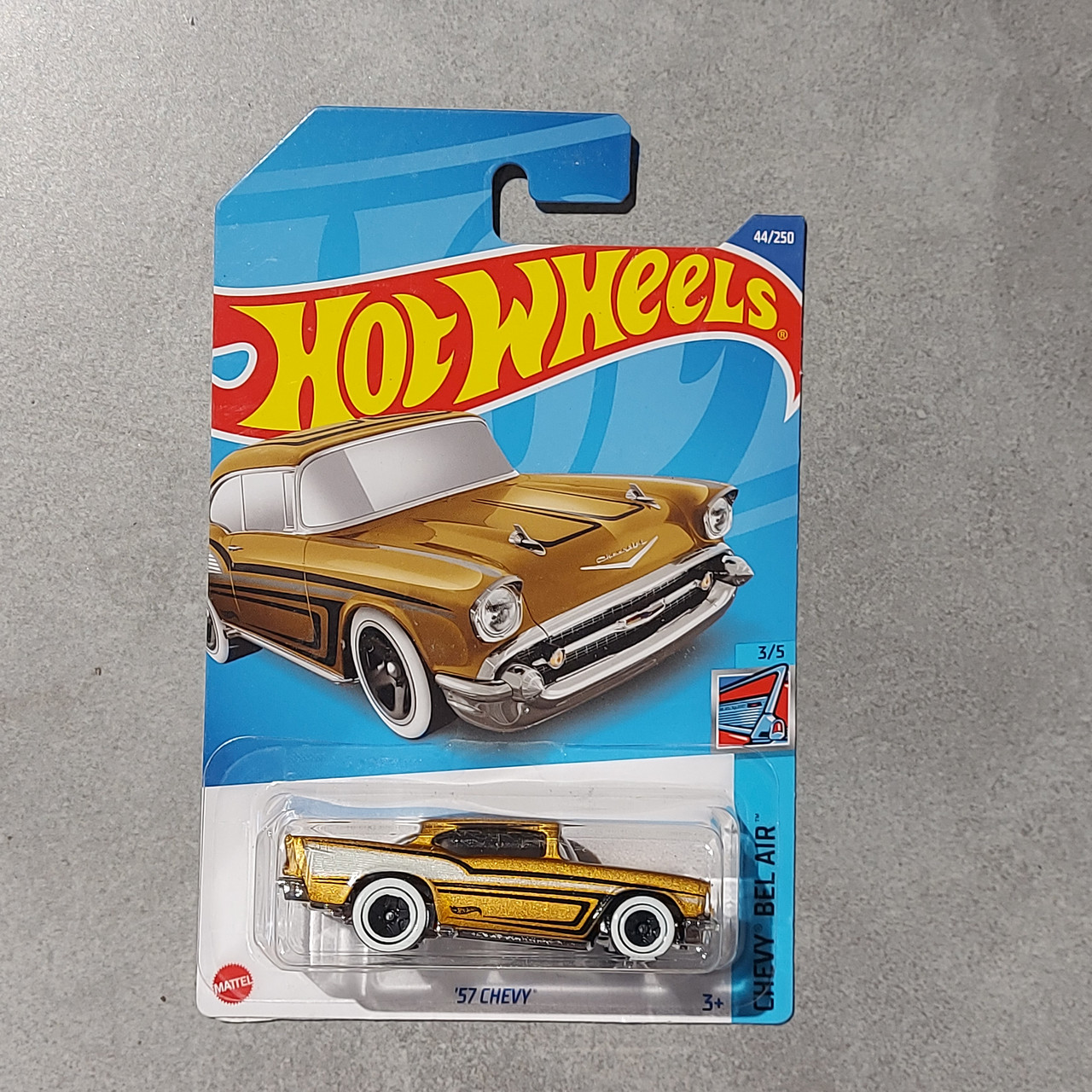 Оригинальная Машинка "Hot wheels" '57 CHEVY. BEL AIR. Mattel. 44/250. Хотвилс. Машинки. Подарок.
