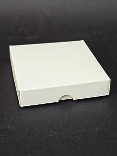 Коробка белая размер 9*9*2