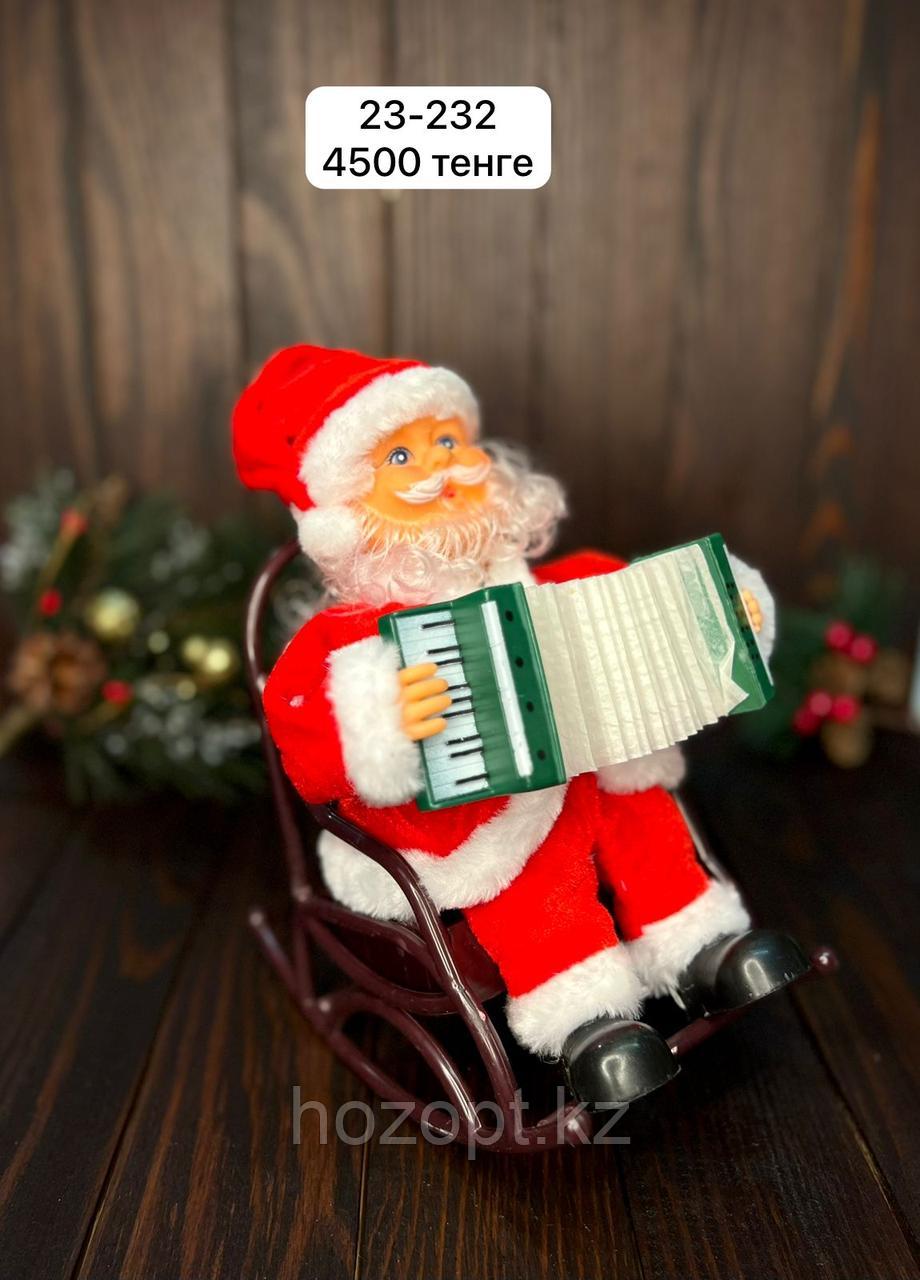 Дед Мороз С23-232 с саксофоном, с гармошкой, в кресле, 1шт, МУЗЫК (23см) №0127АВС, в короб. - фото 2 - id-p112813614