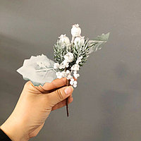 Искусственная ветка новогодняя с белыми листьями 19 см
