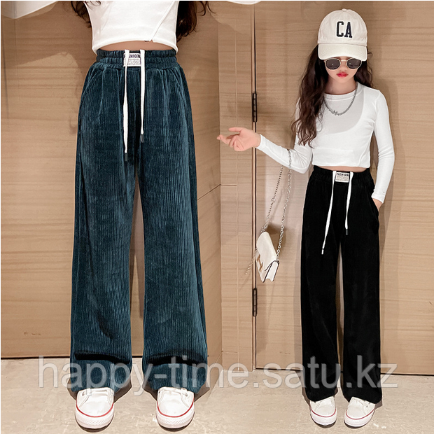 Бейне бюстгалтерсіз хатшы