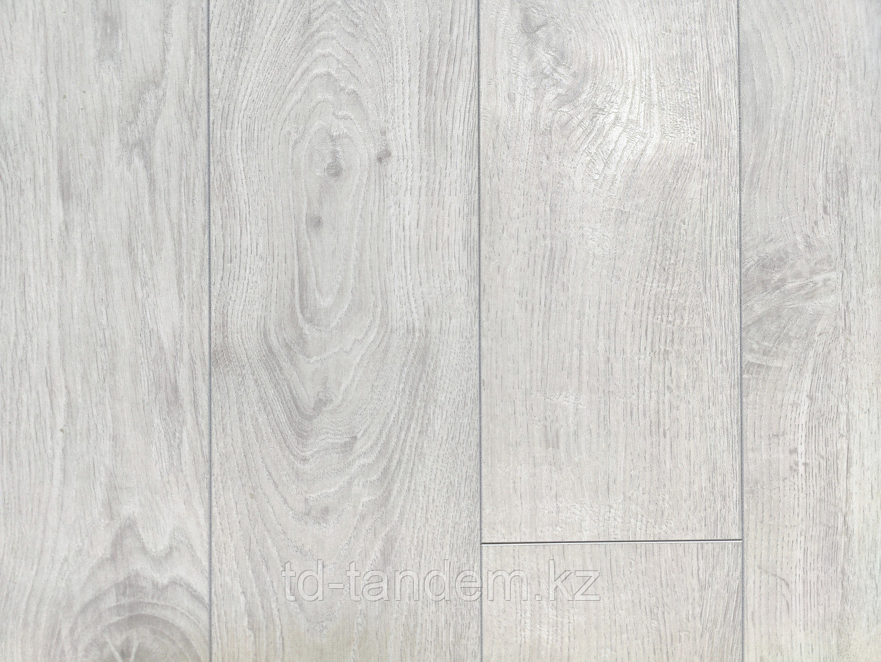 Ламинат Kronopol Flooring CUPRUM 2583 Дуб Асти 33класс/12мм 4V Фаска (узкая доска)