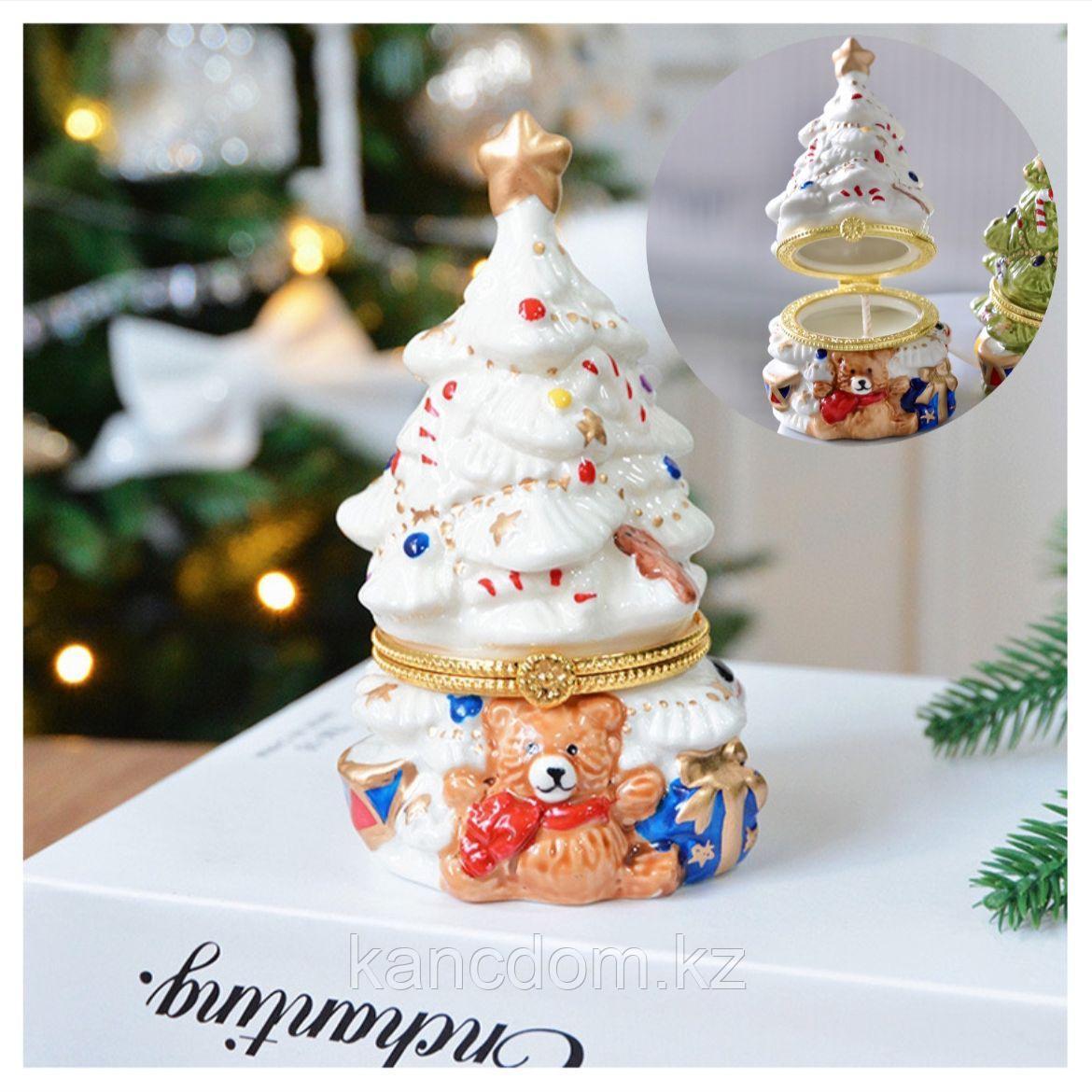 Свеча ароматическая в шкатулке "Christmas tree" белая 210гр.