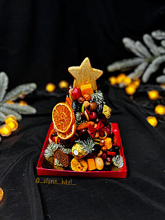 Новогодняя ёлка из сухофруктов S