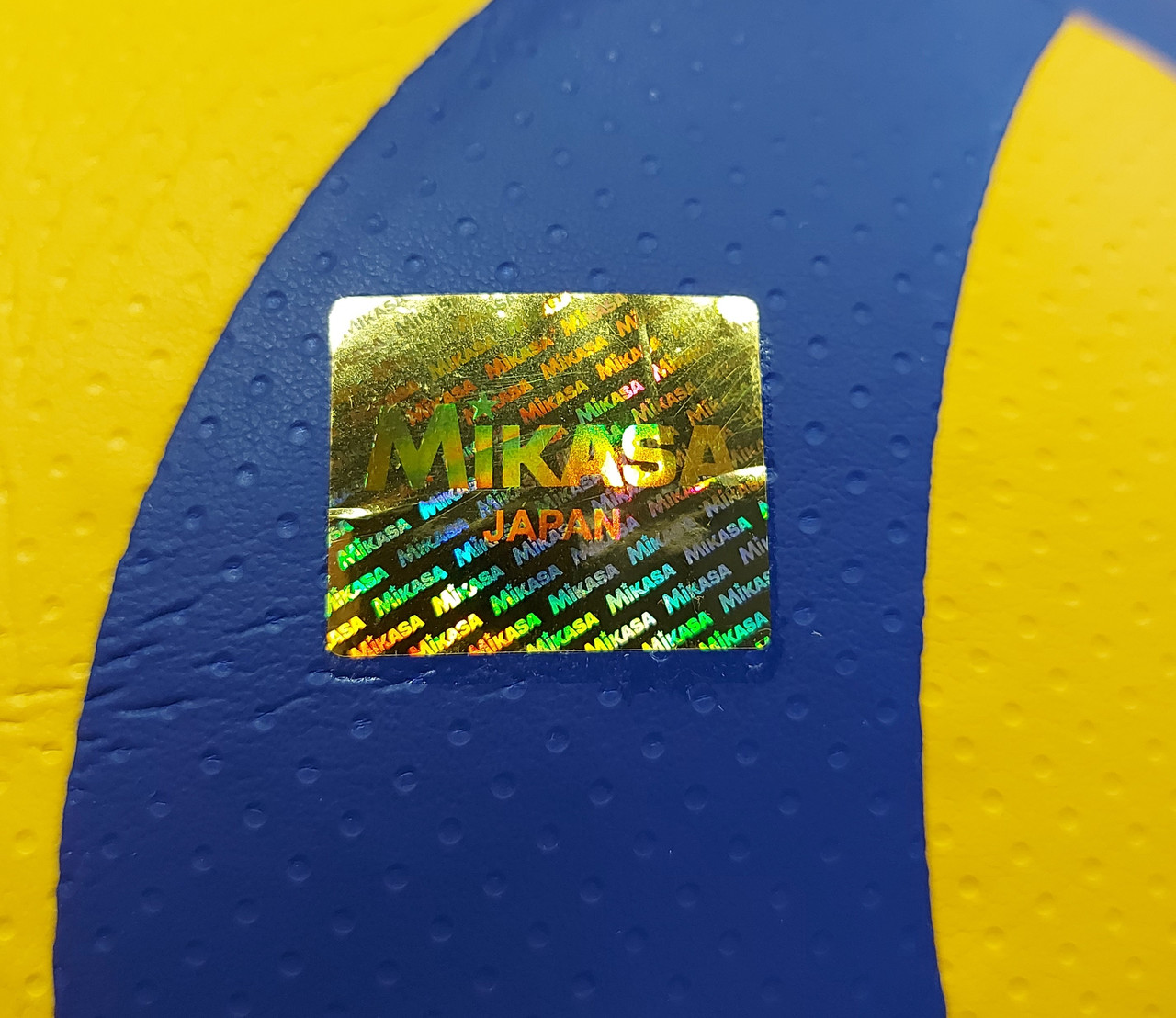 Оригинальный волейбольный мяч "Mikasa" V330W. Для соревнований. Профессиональный. Подарок. - фото 2 - id-p113848160