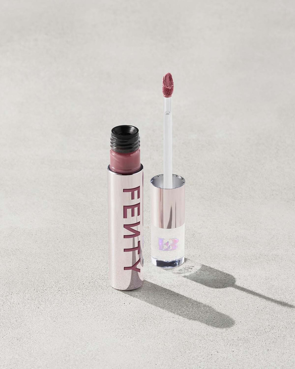 Жидкая помада: FENTY ICON Velvet Liquid Lipstick Riri 04 5.5 g.. - фото 1 - id-p113819094