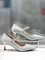 Стильные, светлые туфли с ремешком "Paoletti". Женская обувь новая коллекция весна - лето 2024.