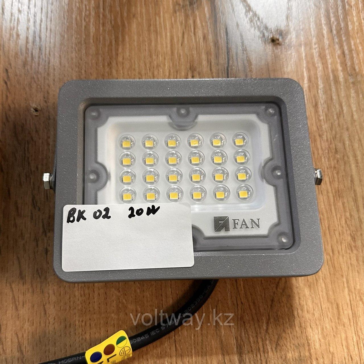 Прожектор "FAN BK02" IP65 4000к/6500к 20 вт
