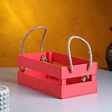 Кашпо деревянное 24.5×13.5×9 см "Двушка Лайт" реечное, ручка верёвка, розовый Дарим Красиво, фото 2