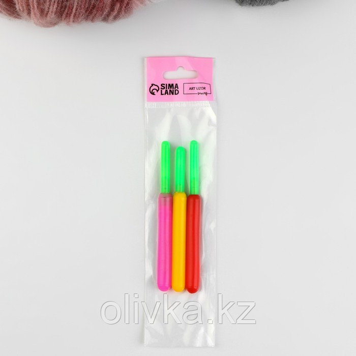 Набор крючков для вязания, с пластиковыми ручками и колпачками, d = 1,5-2,5 мм, 14 см, 3 шт, цвет МИКС - фото 6 - id-p113955361