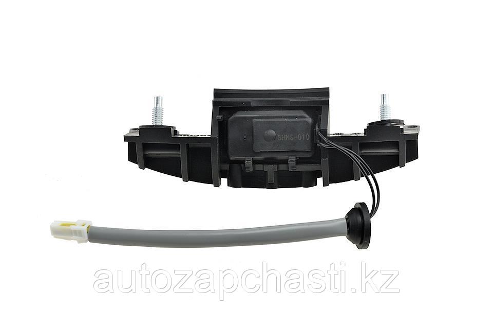 EZC-NS-010 NTY РУЧКА (кнопка) КРЫШКИ БАГАЖНИКА NISSAN MICRA K12 2003- - фото 1 - id-p113721310