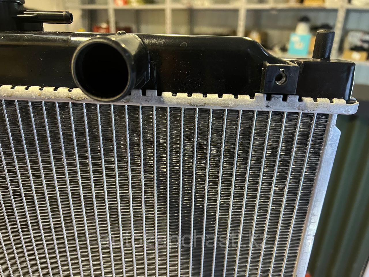 Радиатор охлаждения двигателя на Honda StepWGN (JPR0097) - фото 2 - id-p113989522
