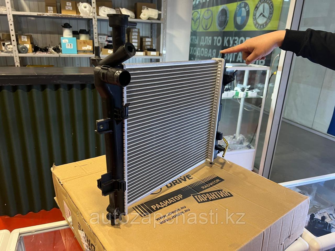 Радиатор охлаждения двигателя на Kia Picanto II (JPR0123) - фото 2 - id-p113989737