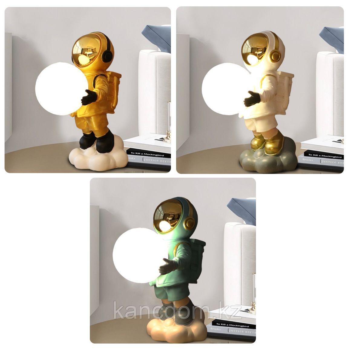 Настольная лампа "Astronaut With The Moon", 13*18*28см LA-G308
